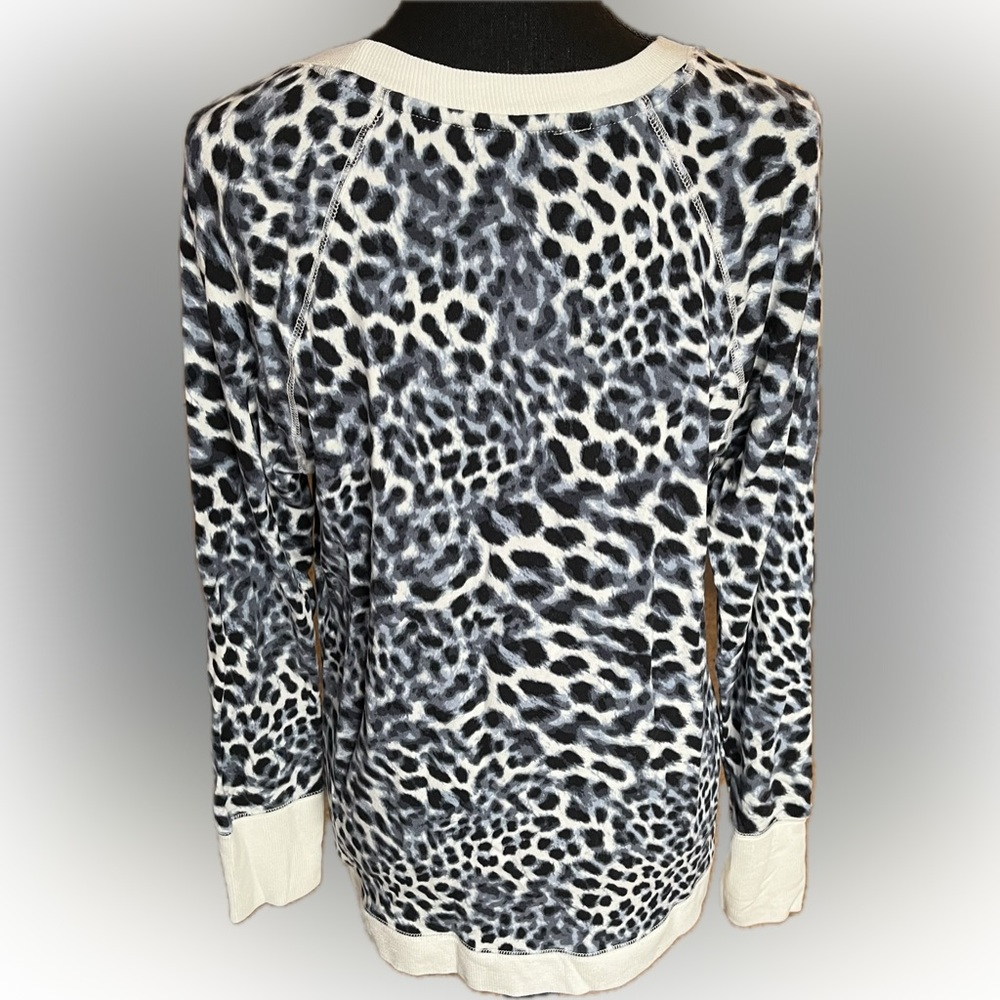 Cheetah Print Top - Picture 2 of 5